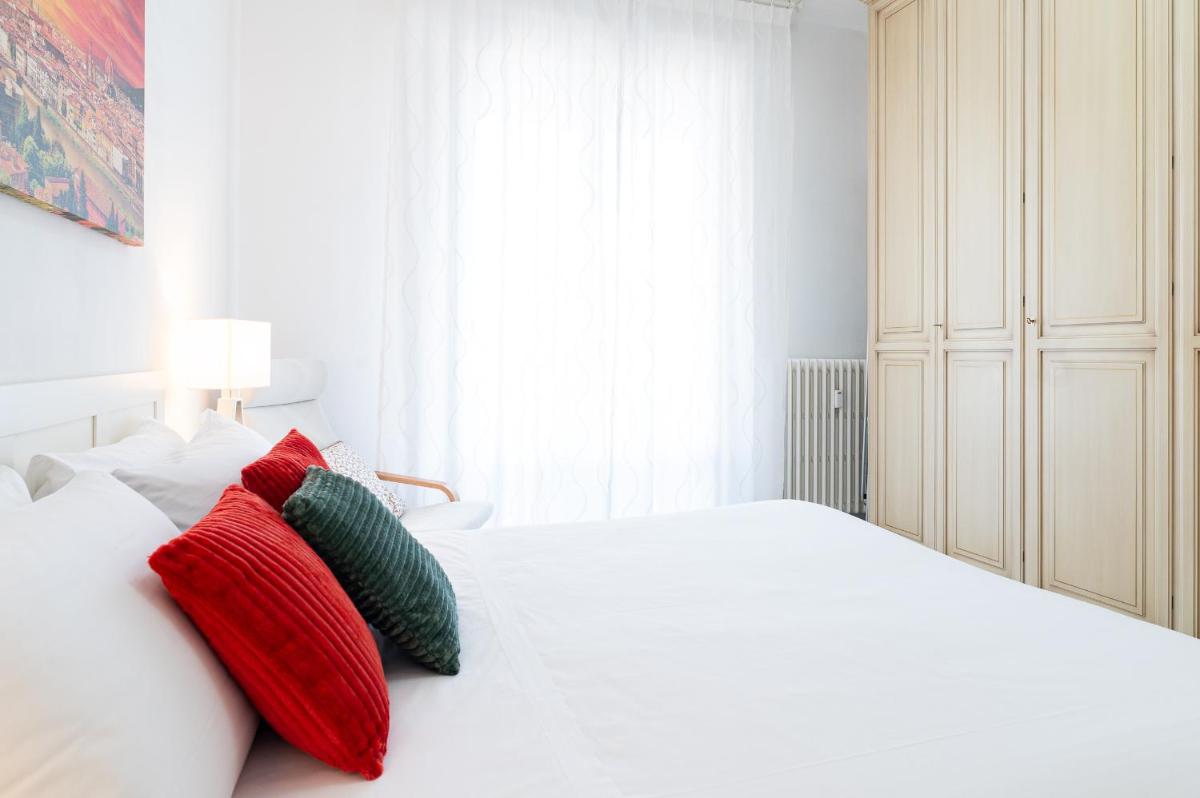 Godi Fiorenza Suite - Duomo a 15 Minuti e Aeroporto a 4 Minuti con Tramvia T2 - Housity