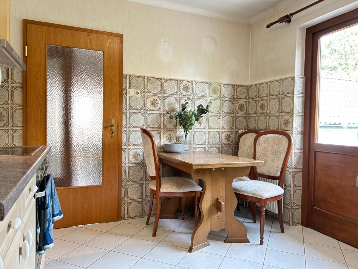 Four Bedroom Apartment In Großhansdorf, Sieker Landstraße 163 - Housity