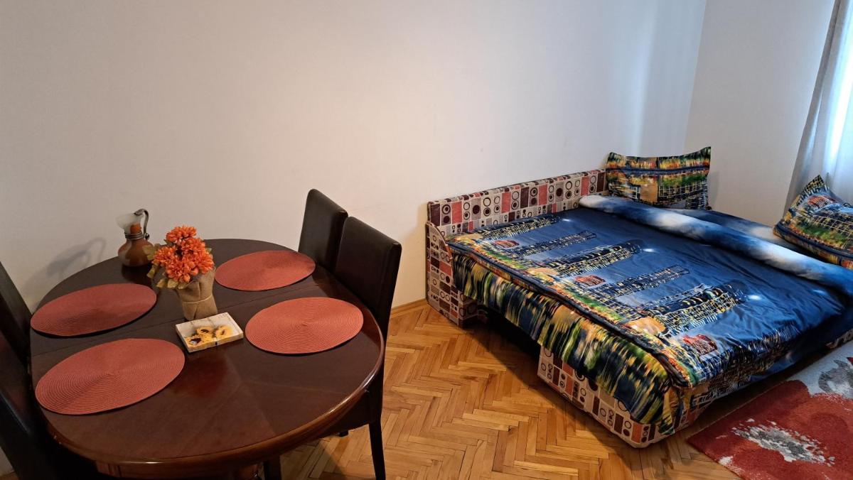 Lovely 1 bedroom apartment in city centre, sleeps 4 ! - Housity