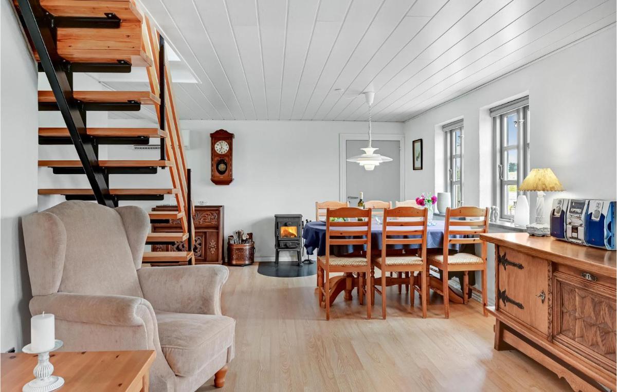 1 Bedroom Beautiful Home In Roslev - Housity