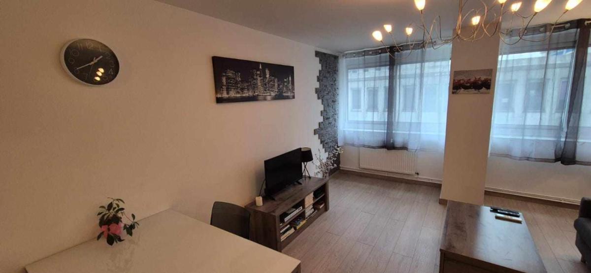 Nouveau !! Appartement confortable totalement rénové avec parking gratuit - Hypercentre de Nancy - Housity