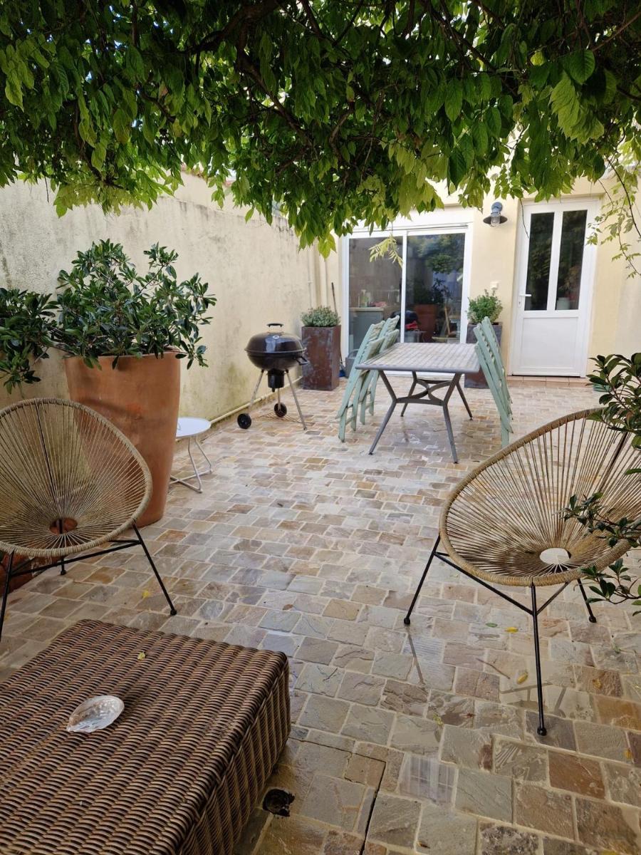 Maison des glycines au bord du Doubs - Housity