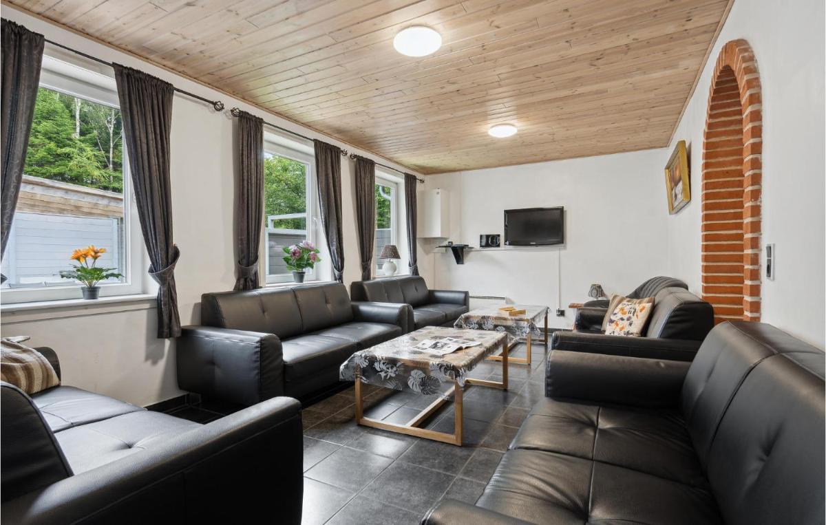 Beautiful Home In Snder Omme With 7 Bedrooms, Wifi And Jacuzzi - Housity