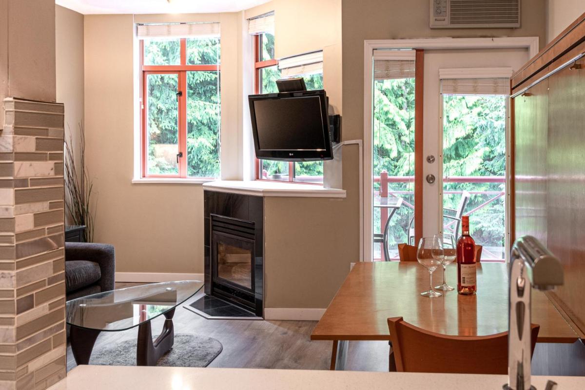 Alpenglow Lodge Studio with Pool Views by MVA - Hizvo