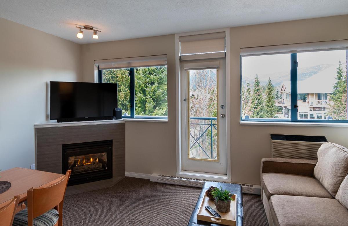 Alpenglow Lodge Fika One Bedroom by MVA - Housity