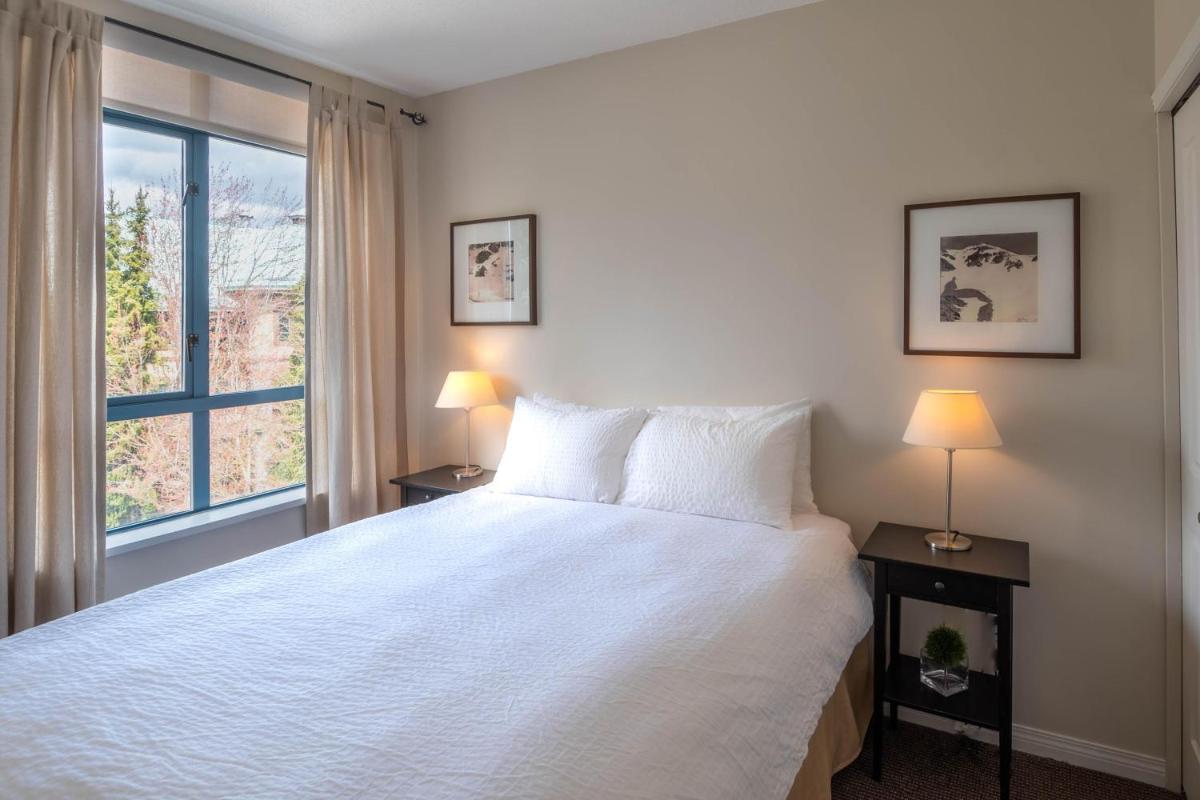 Alpenglow Lodge Fika One Bedroom by MVA - Housity