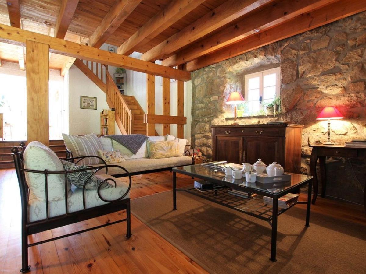 Gîte Nature au Chambon-sur-Lignon: Terrasse, Wifi, Proche Activités et Commerces - FR-1-582-137 - Housity