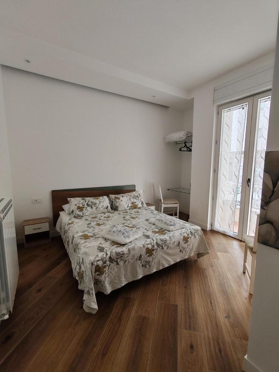 Guest House Josephine - Housity