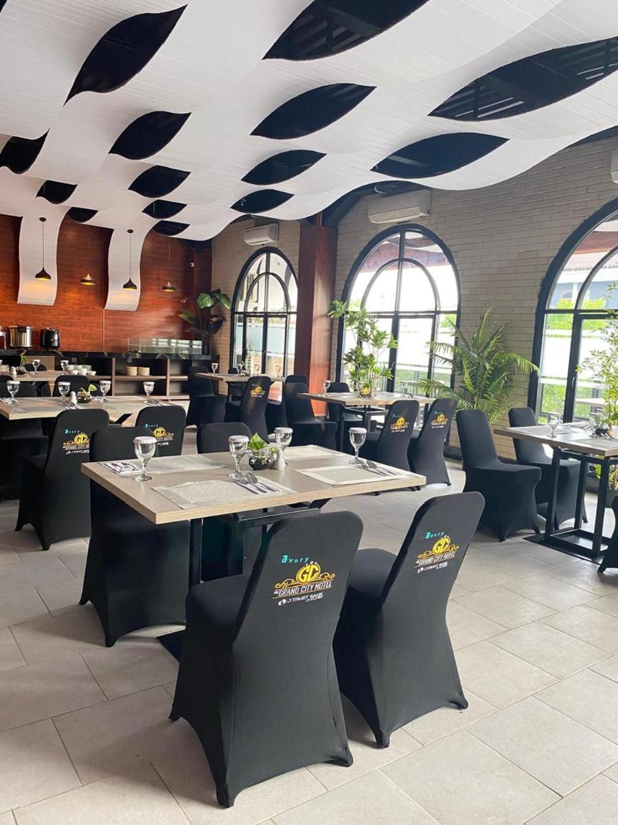 Avery De Grand City Hotel Bandung - Housity