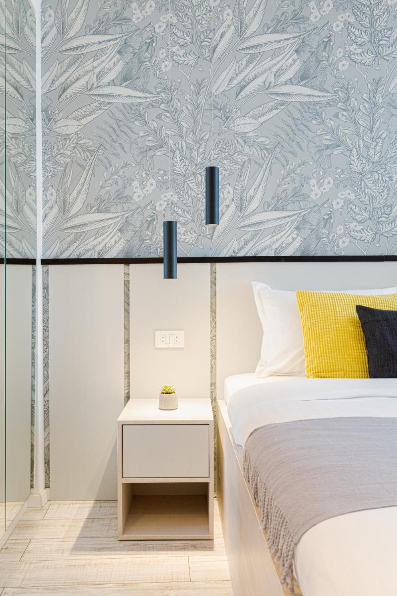 Centric Charm - Modern Studio Living - Housity