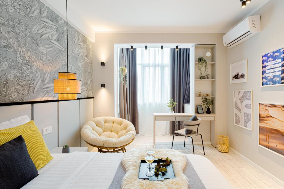 Centric Charm - Modern Studio Living - Housity