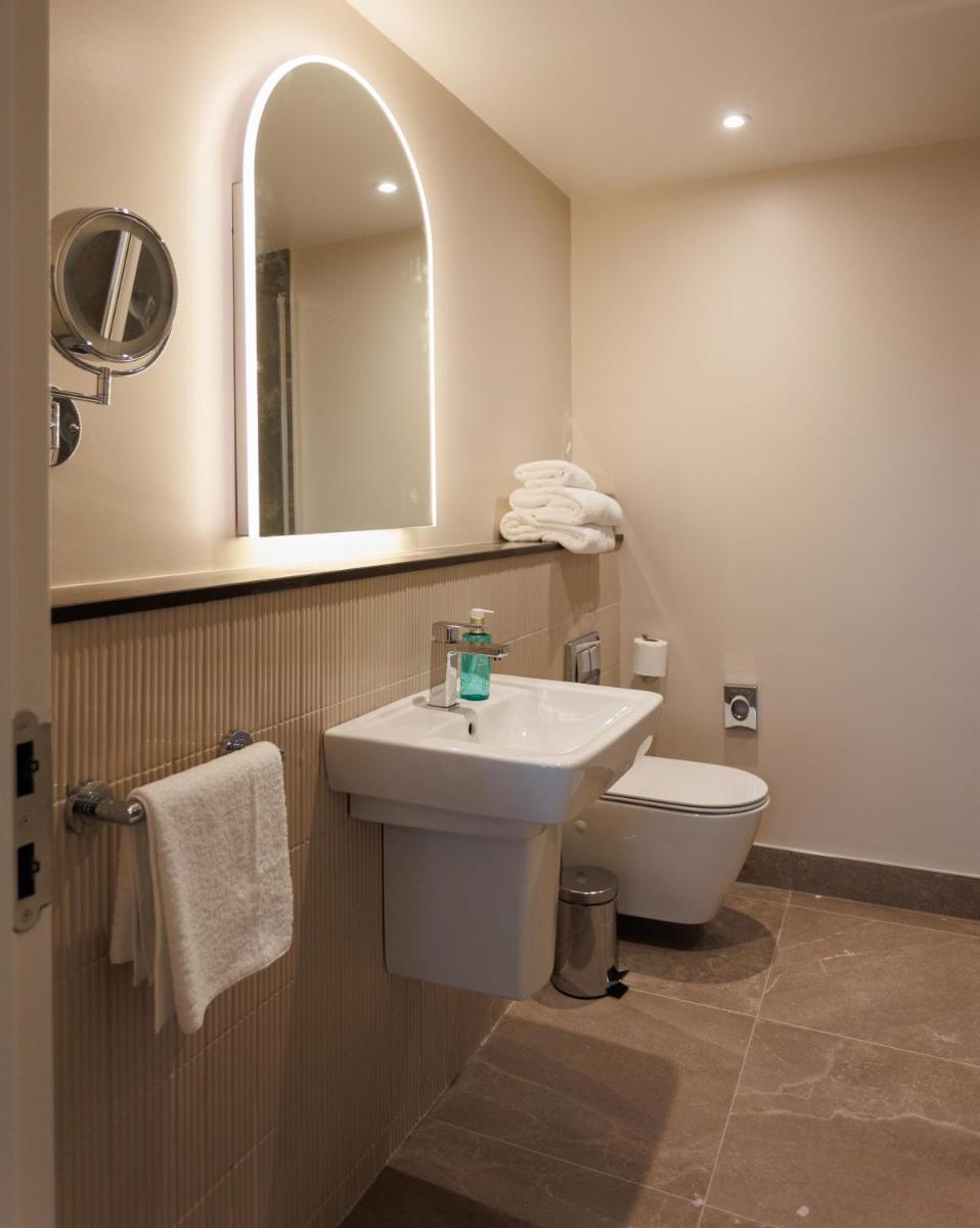 The Malone Hotel - Housity