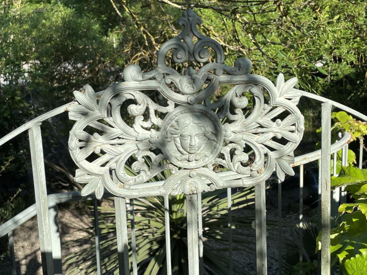 Le Domaine de La Tuilerie - Gite de charme en bord de riviere avec piscine - Housity