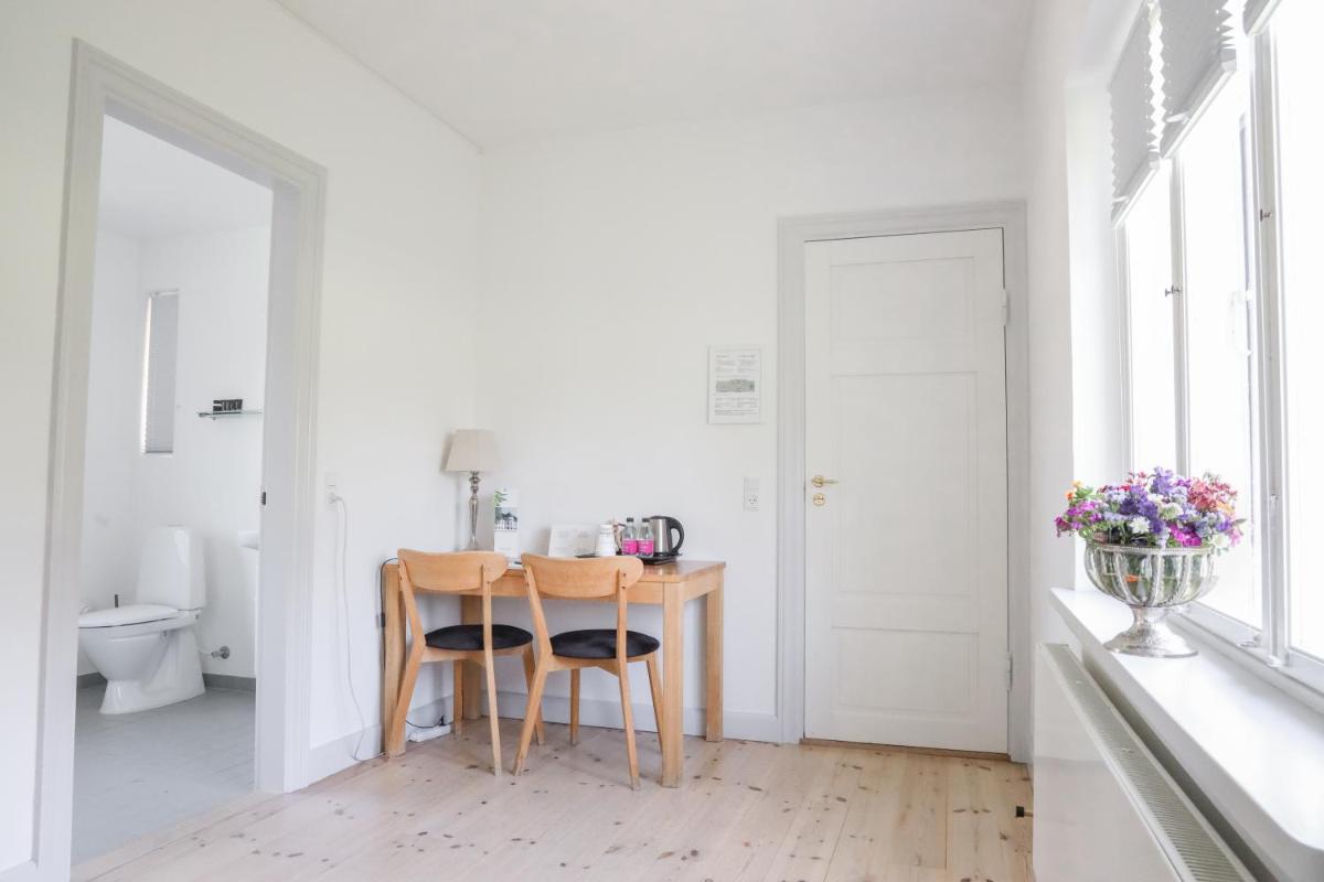 Bernstorff Castle Hotel - Housity