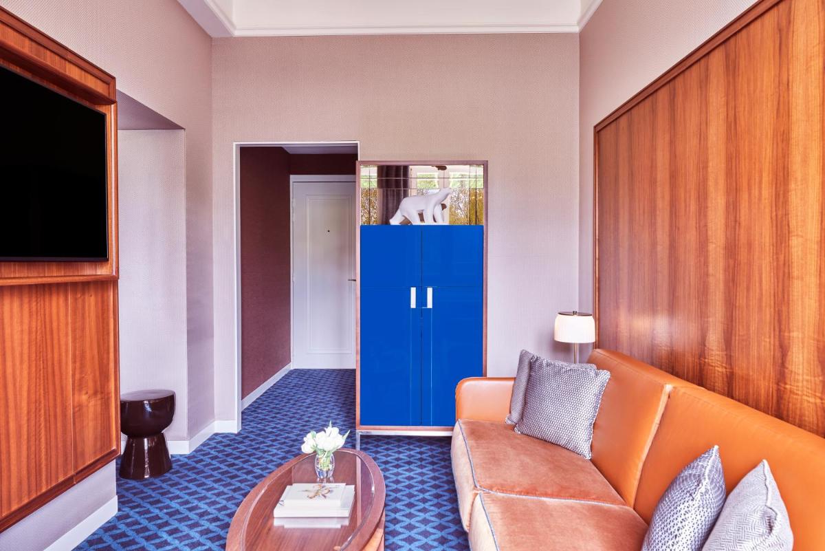 Coin salon dans l'établissement Hôtel Barrière Le Westminster