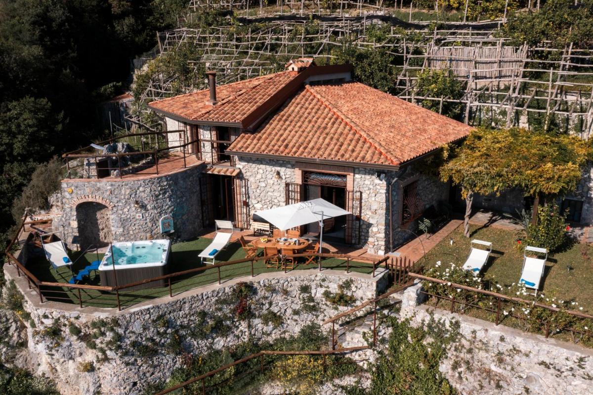Villa Santa Rosa con Jacuzzi e vista panoramica - Housity