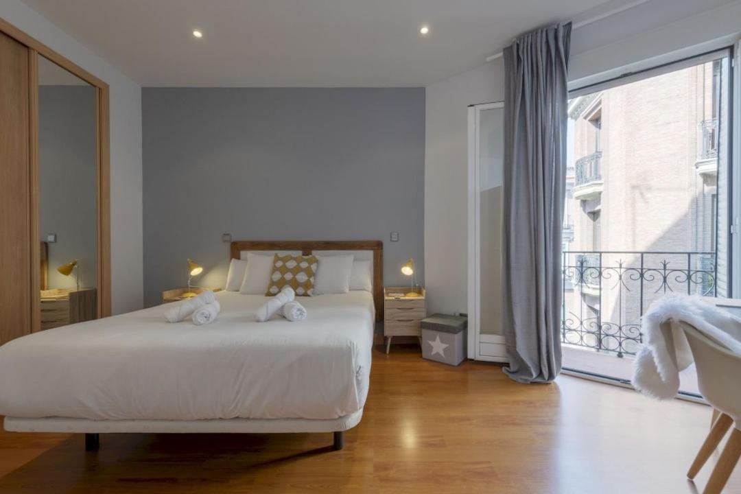 Bright and comfortable- 2 bedrooms 1 bathroom- Cruz - MintyStay- Sol - Housity
