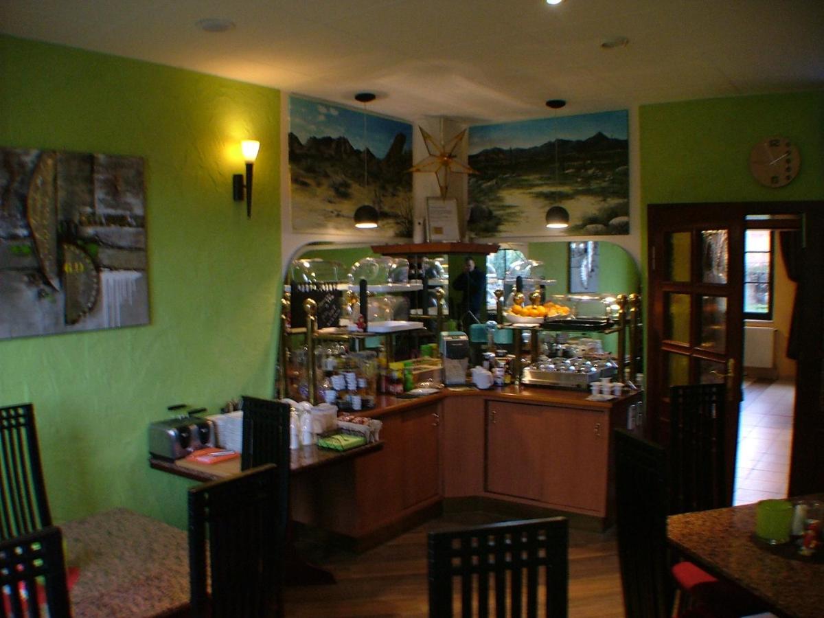 Hotel garni Pension Zur Lutherstadt - Housity