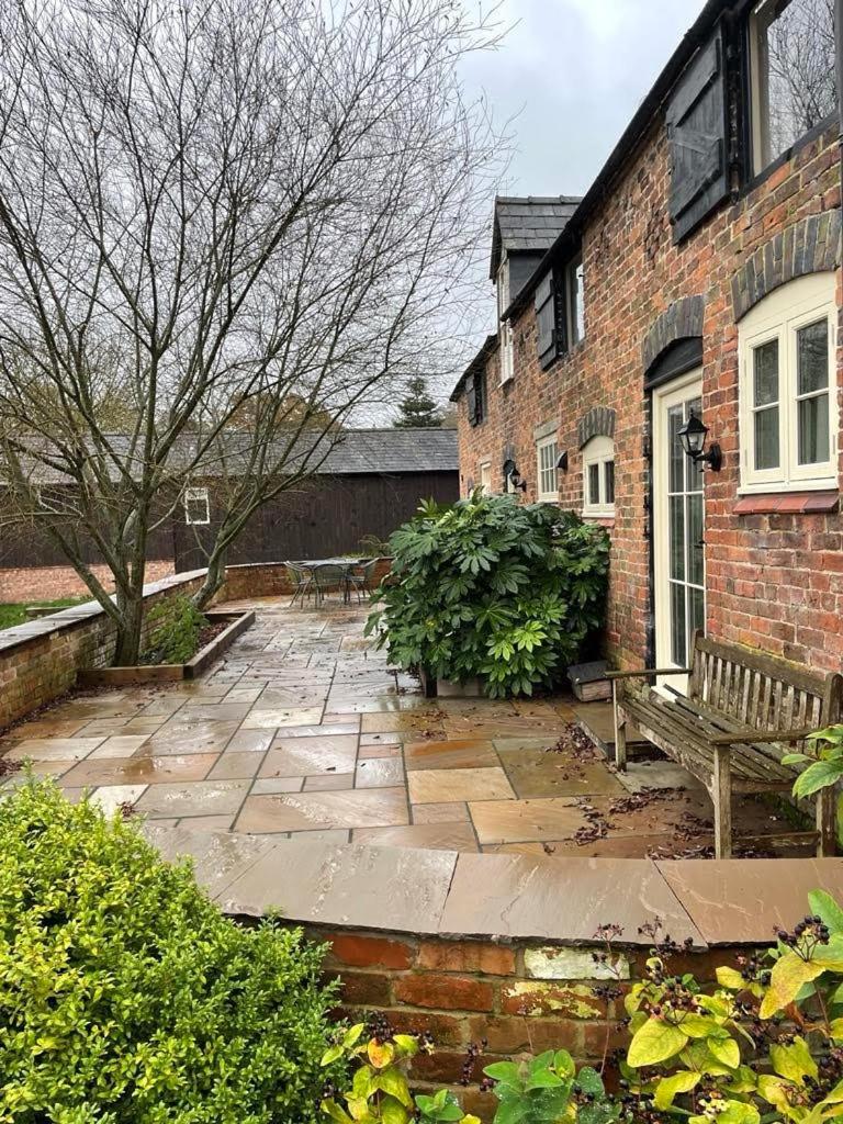 The Coach House - Housity