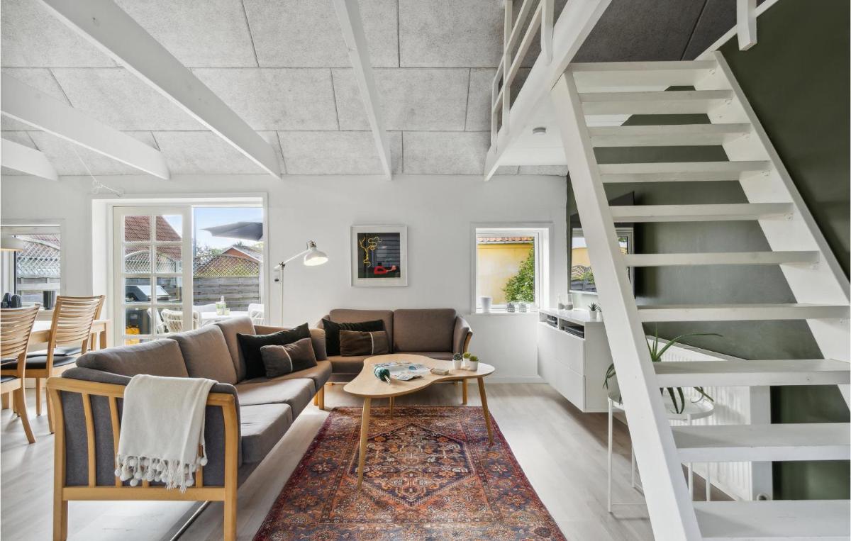 3 Bedroom Gorgeous Home In Asaa - Housity