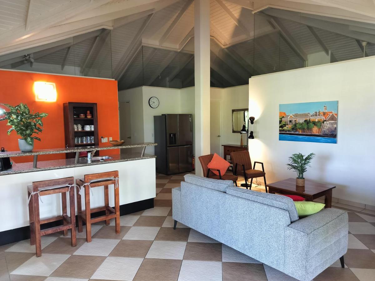 Blue Bay Beach Villa at Pool and Golfcourse - Housity