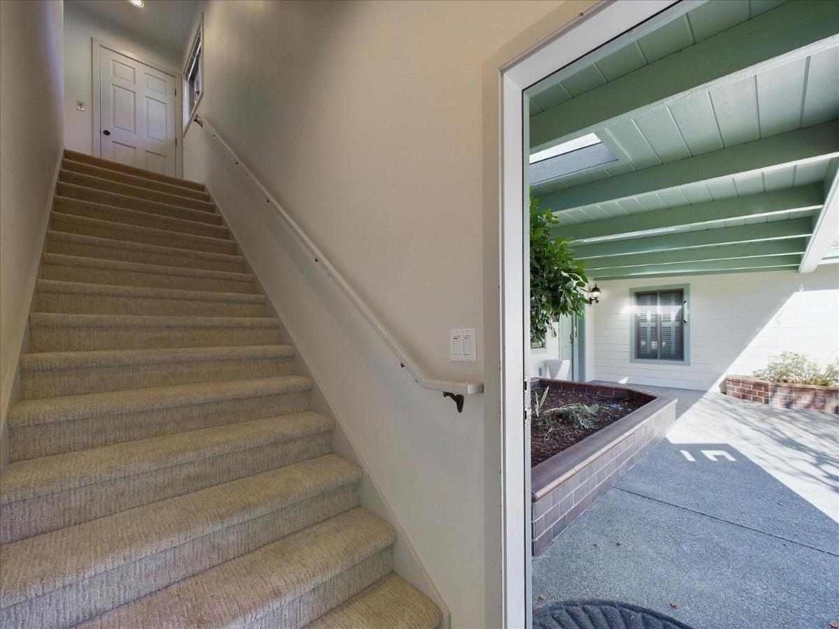 Trinidad Vacation Rental Sleeps 4 - Housity