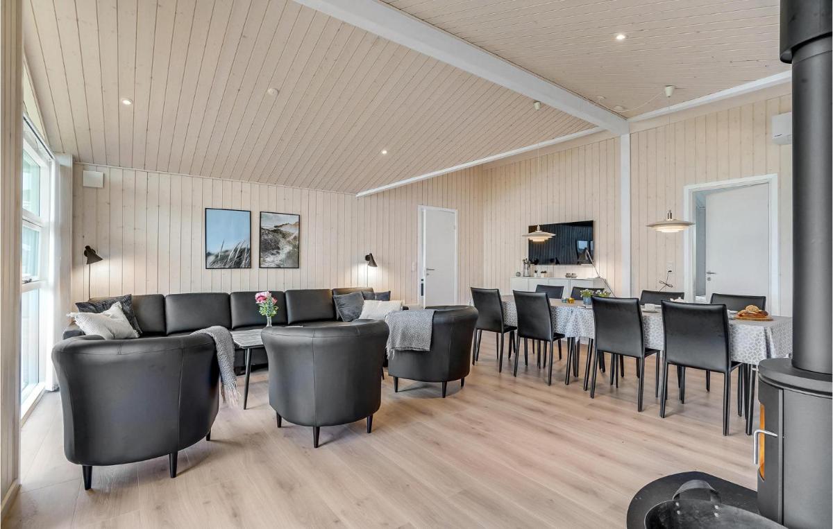 Beautiful Home In Hadsund With Sauna - Housity