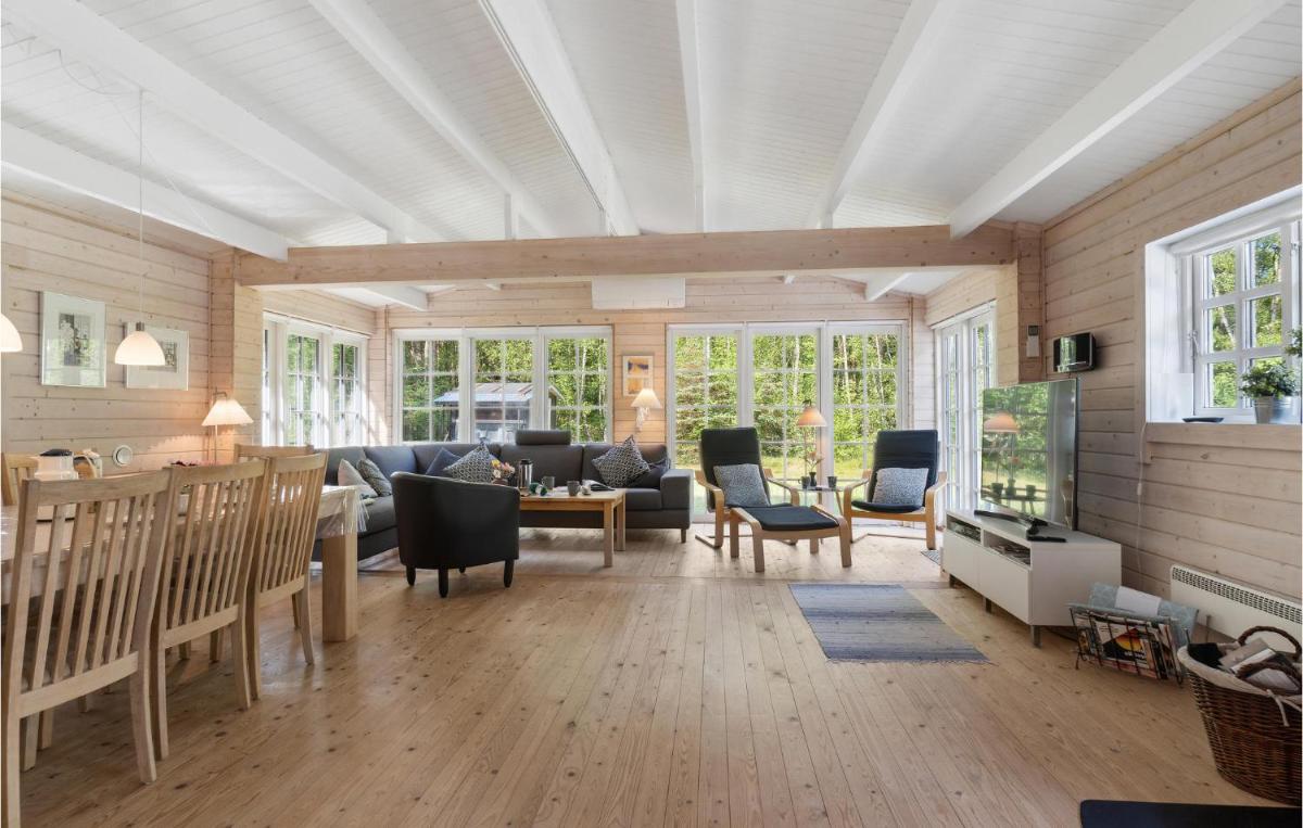 3 Bedroom Lovely Home In Hadsund - Housity