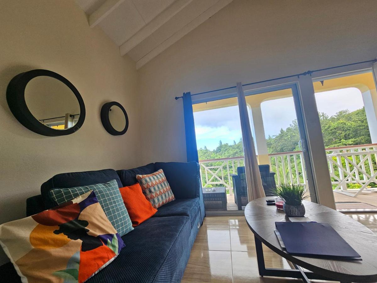 Royal Escape - 2 - Housity