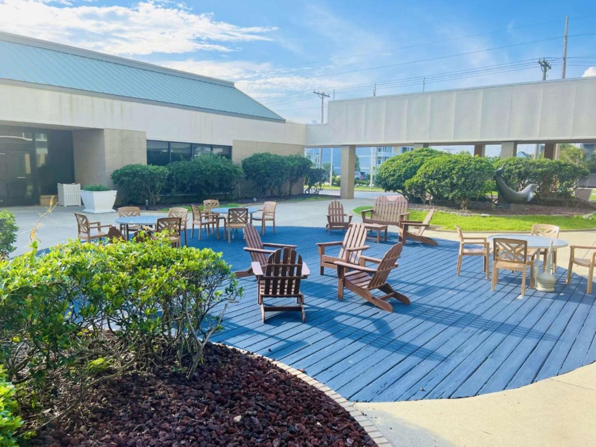 DoubleTree by Hilton Atlantic Beach Oceanfront - Housity