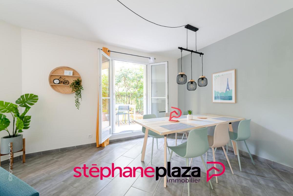 Friends and Family by Plaza proche Disneyland Paris - Housity