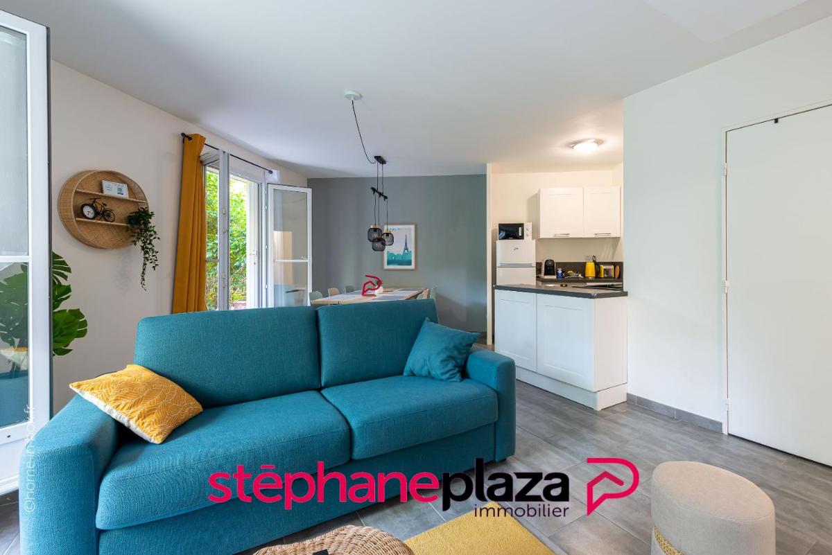 Friends and Family by Plaza proche Disneyland Paris - Housity