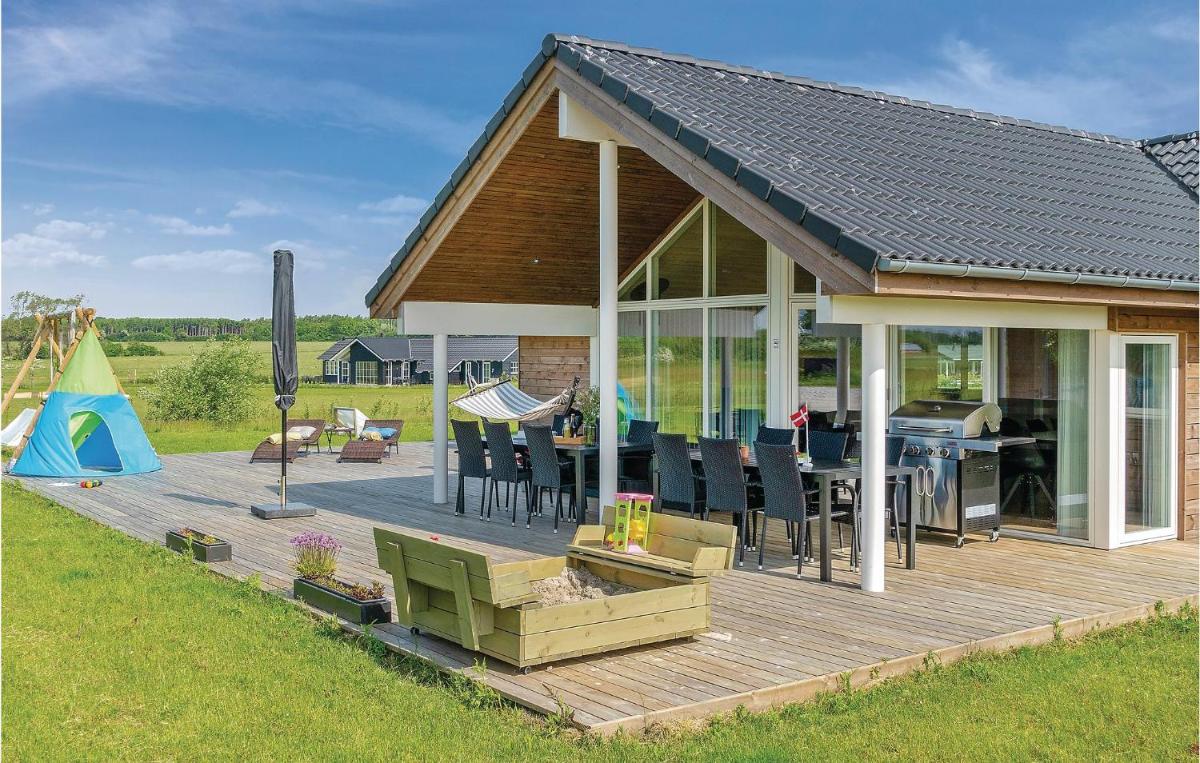 Four-Bedroom Holiday Home In Odder - Housity
