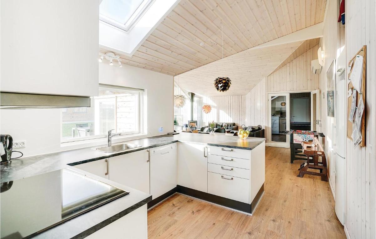 Four-Bedroom Holiday Home In Odder - Housity