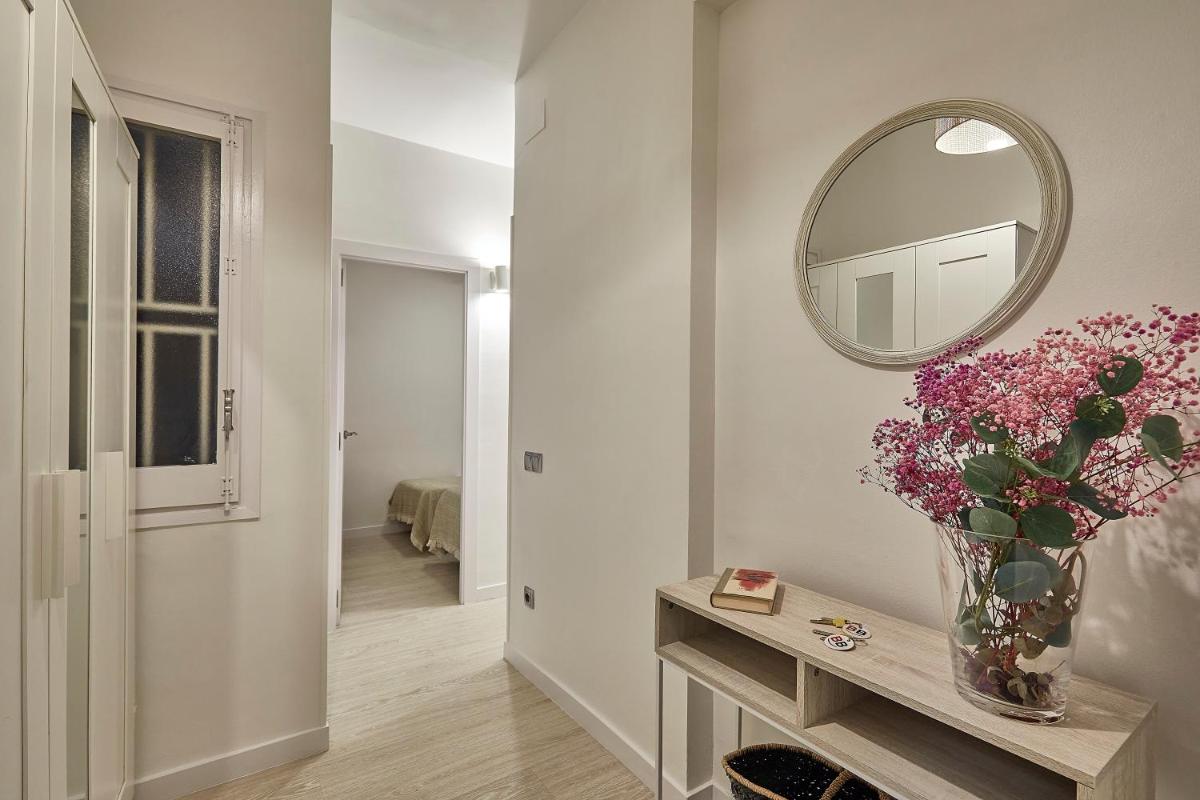 BBarcelona Modern Eixample Flat - Housity