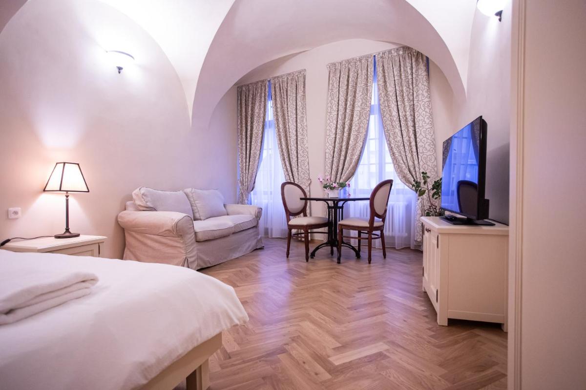Residence Thunovska - Housity