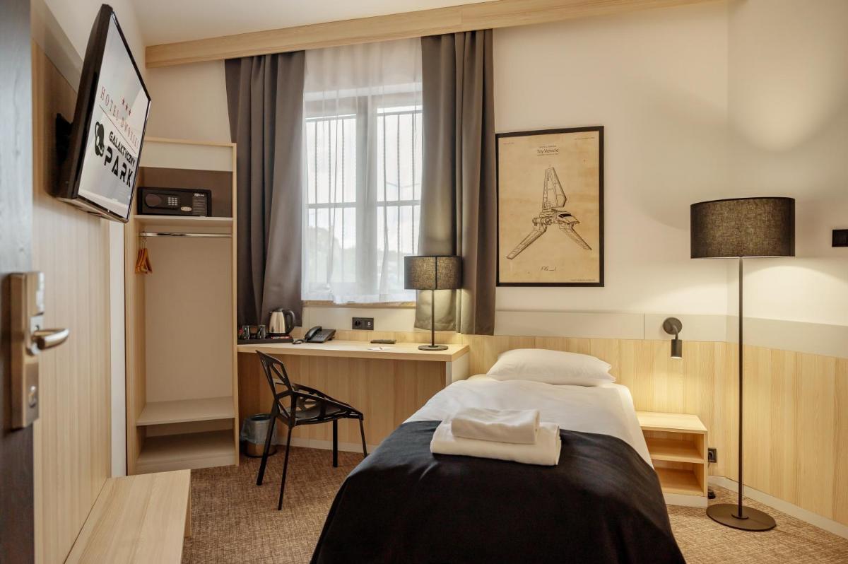 Hotel Dworski Galaktyczny Park - Hizvo