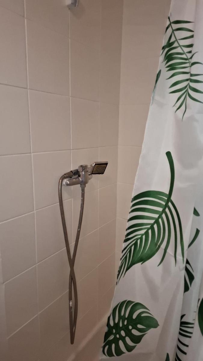 Szalupa Hostel Airport - Housity