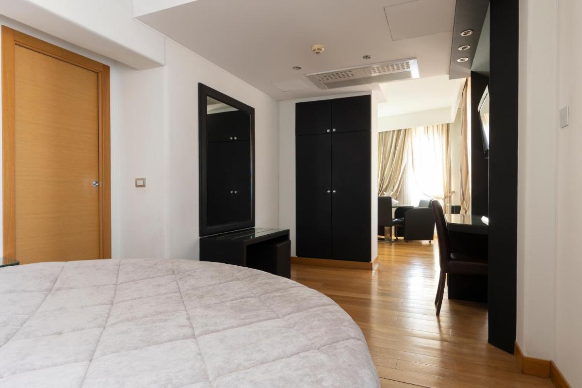 Hotel Royal Caserta - Housity