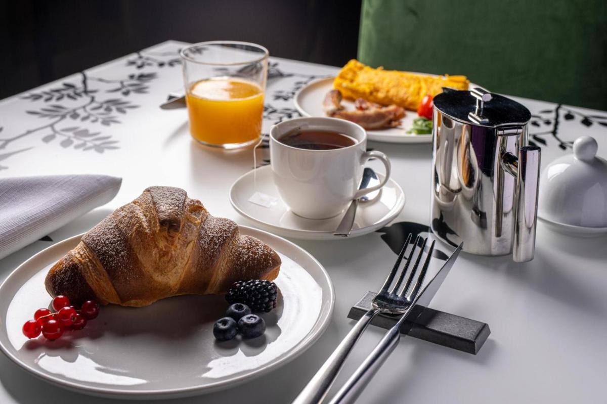 Roma Luxus Hotel - Housity