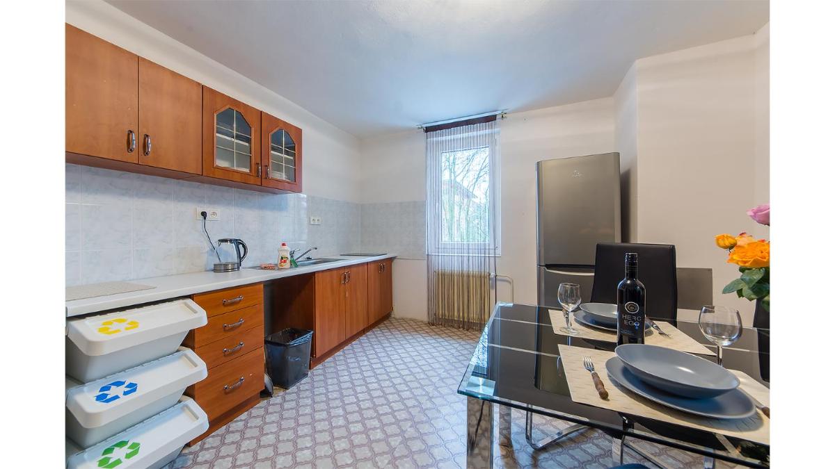 Apartmán Vrané - Housity