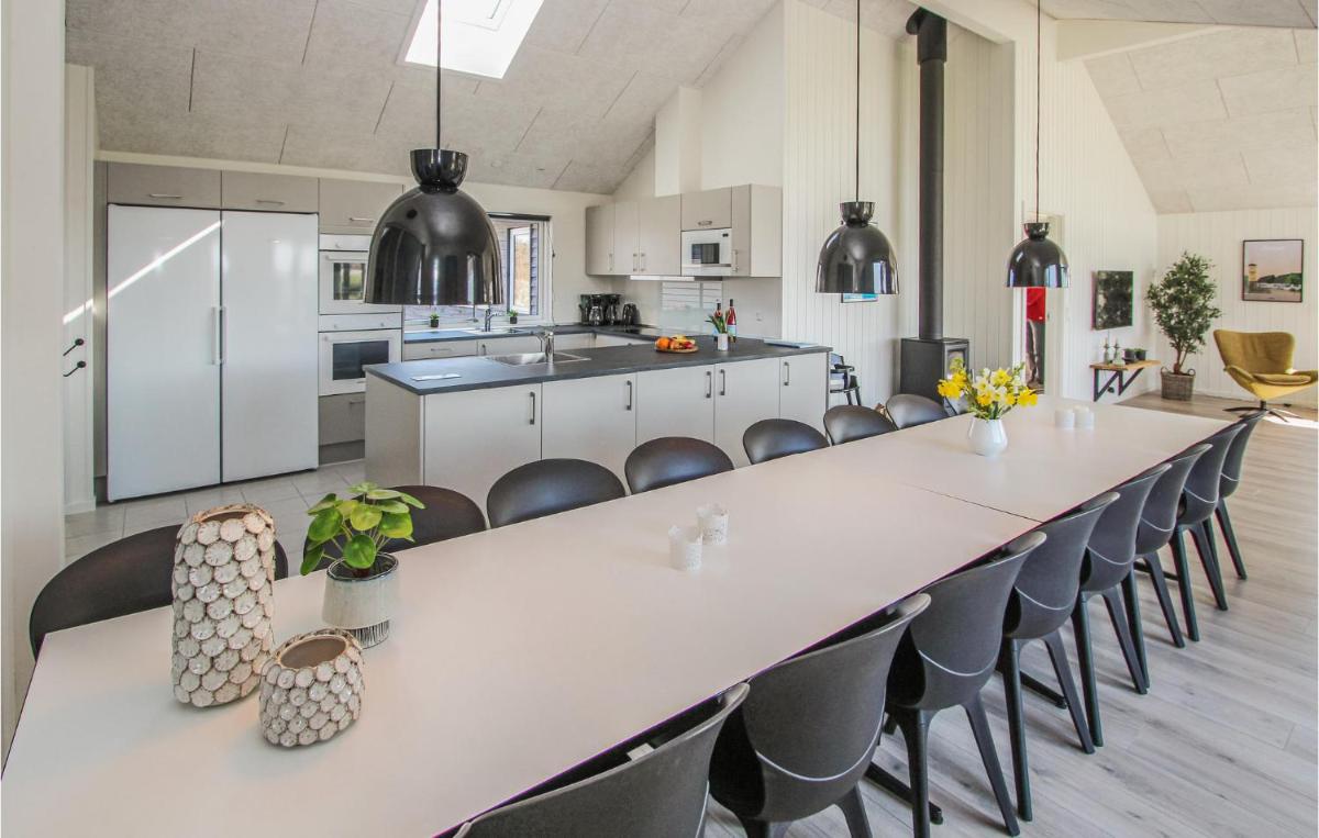 Stunning Home In Samsø With Sauna - Housity