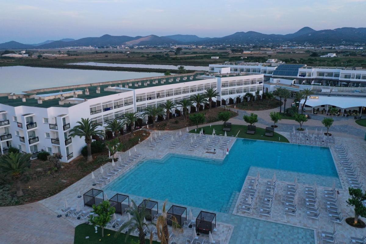 Piscina en o cerca de Grand Palladium Select Palace Ibiza - All Inclusive