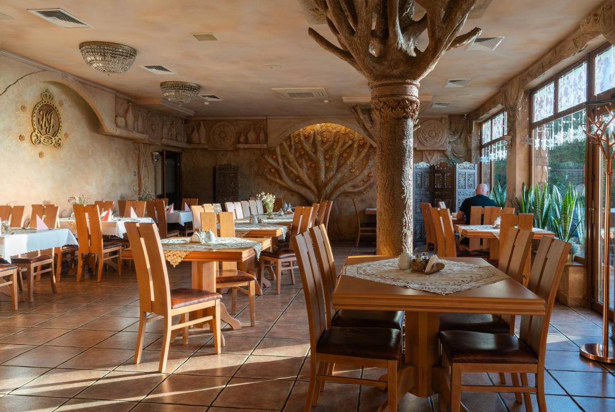 Hotel Księcia Józefa - Housity