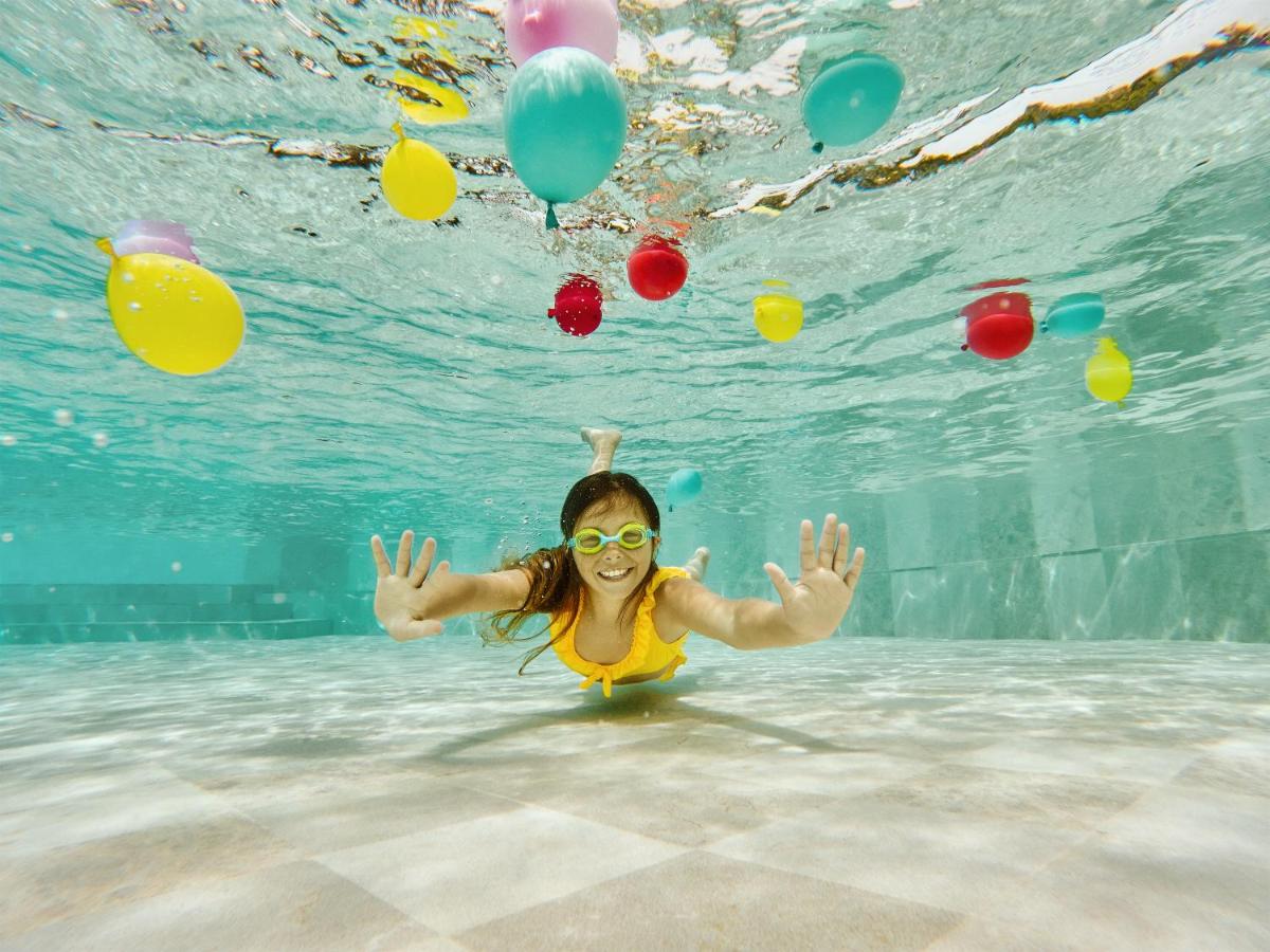 Clientes alojados en Grand Palladium Select Palace Ibiza - All Inclusive