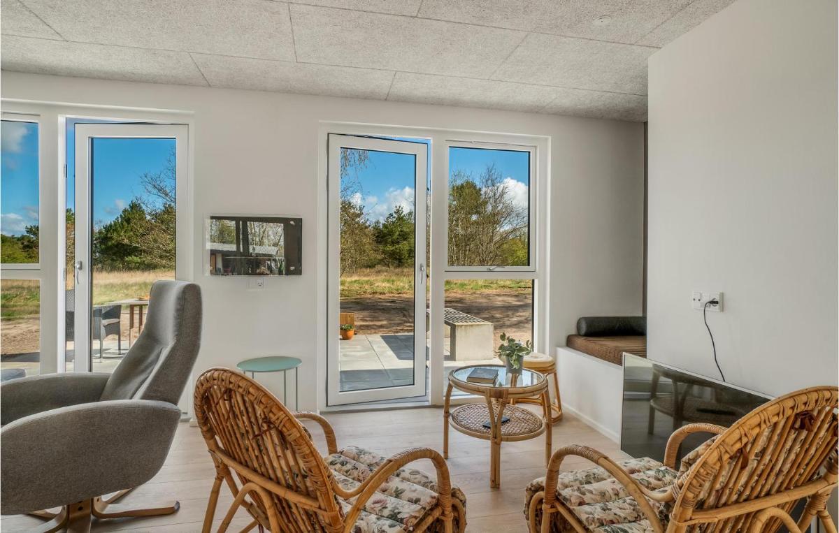 Stunning Home In Fårvang With Wifi - Housity