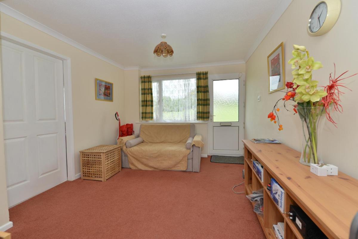 Downs View - 144 Sandown Bay Holiday Park - Housity