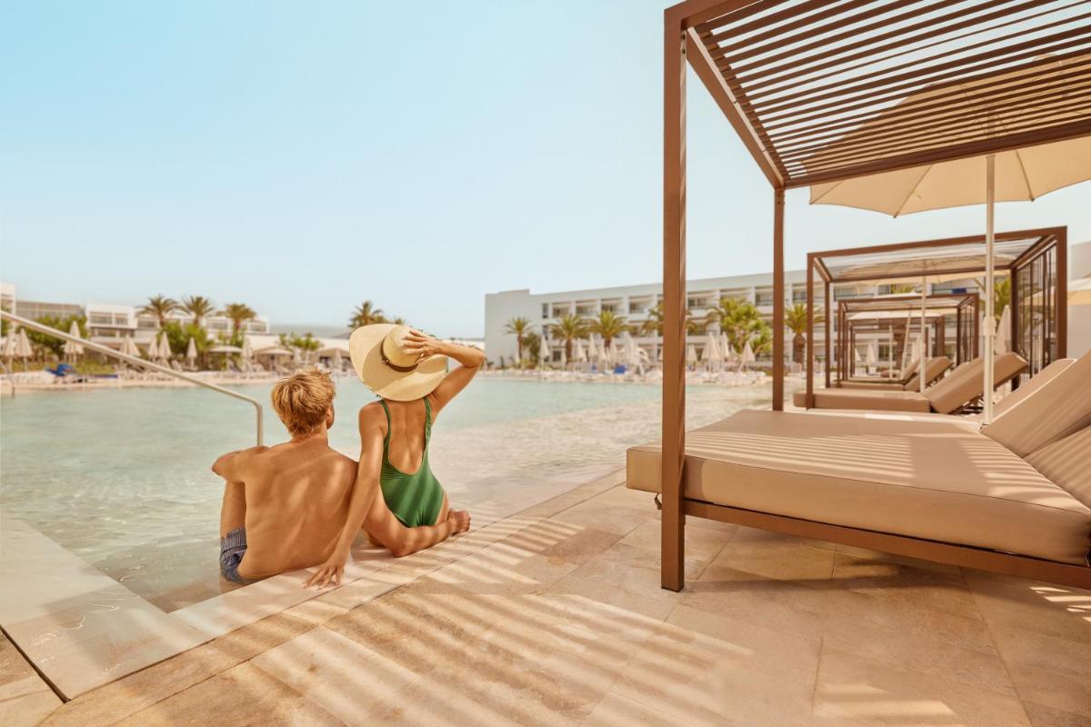 Clientes alojados en Grand Palladium Select Palace Ibiza - All Inclusive