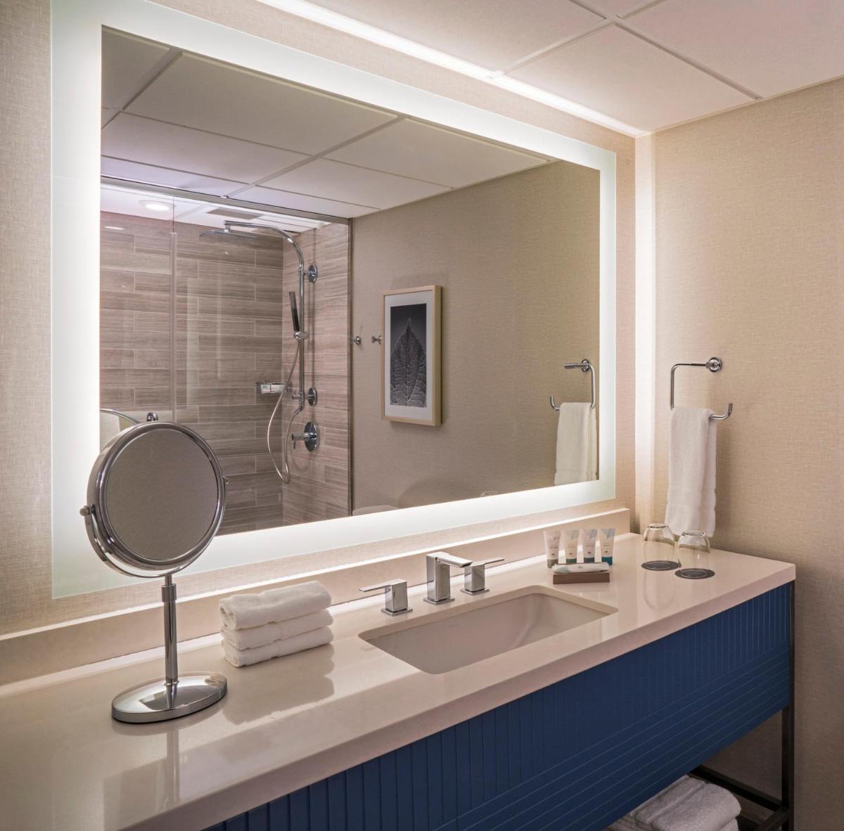 The Westin Oaks Houston at the Galleria - Housity