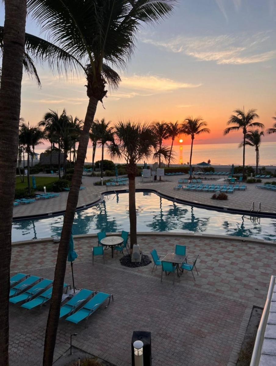 The Tides on Miami Hollywood Ocean View Apartments 1B - Hizvo